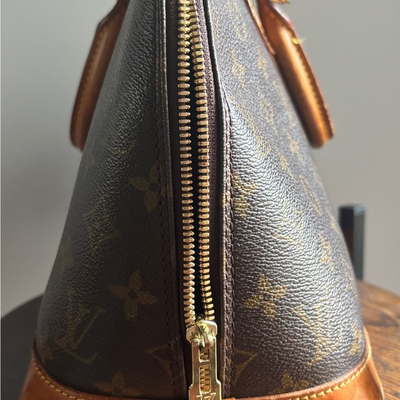Louis Vuitton Alma PM Monogram Vintage 2001 Top Handle Satchel - Made in France - Picture 3 of 12